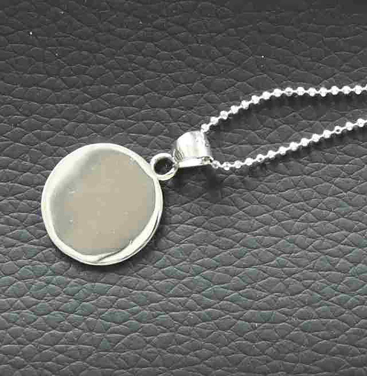 Sacred Sterling Silver Vintage Triquetral Pendant on Elegant Italian Diamond-Cut Ball Chain