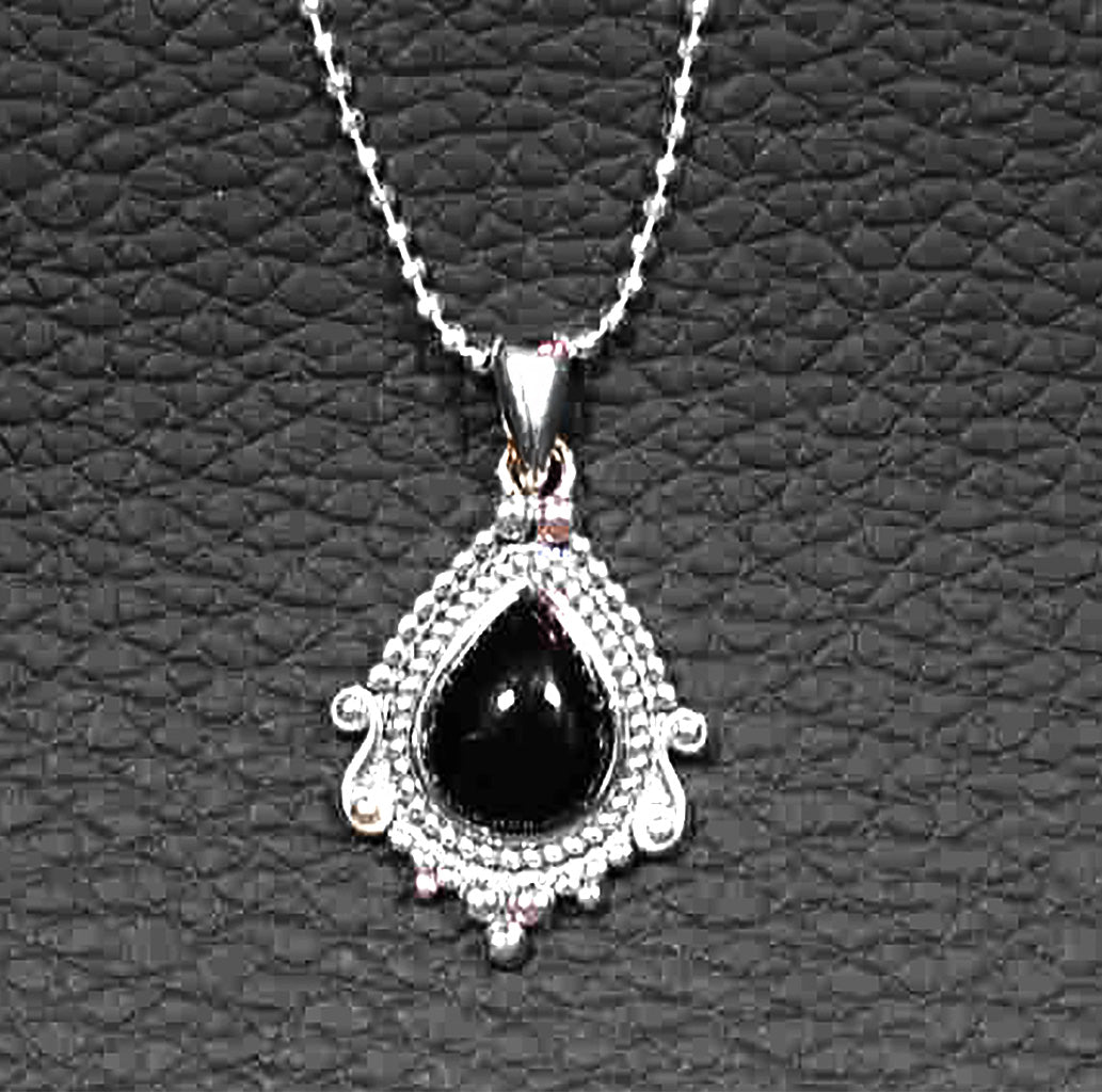 Timeless Sterling Silver Pear-Shaped Black Stone Pendant with Vintage Design on Italian Diamond-Cut Ball Chain