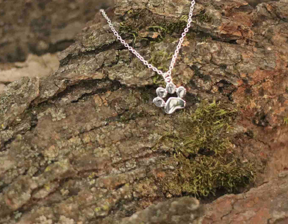 Sterling Silver Intricate Paw Print Pendant 18 inches
