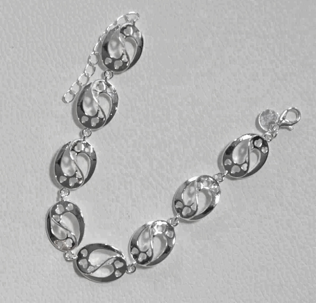 Hearts in Harmony Sterling Silver Link Bracelet –Timeless Love