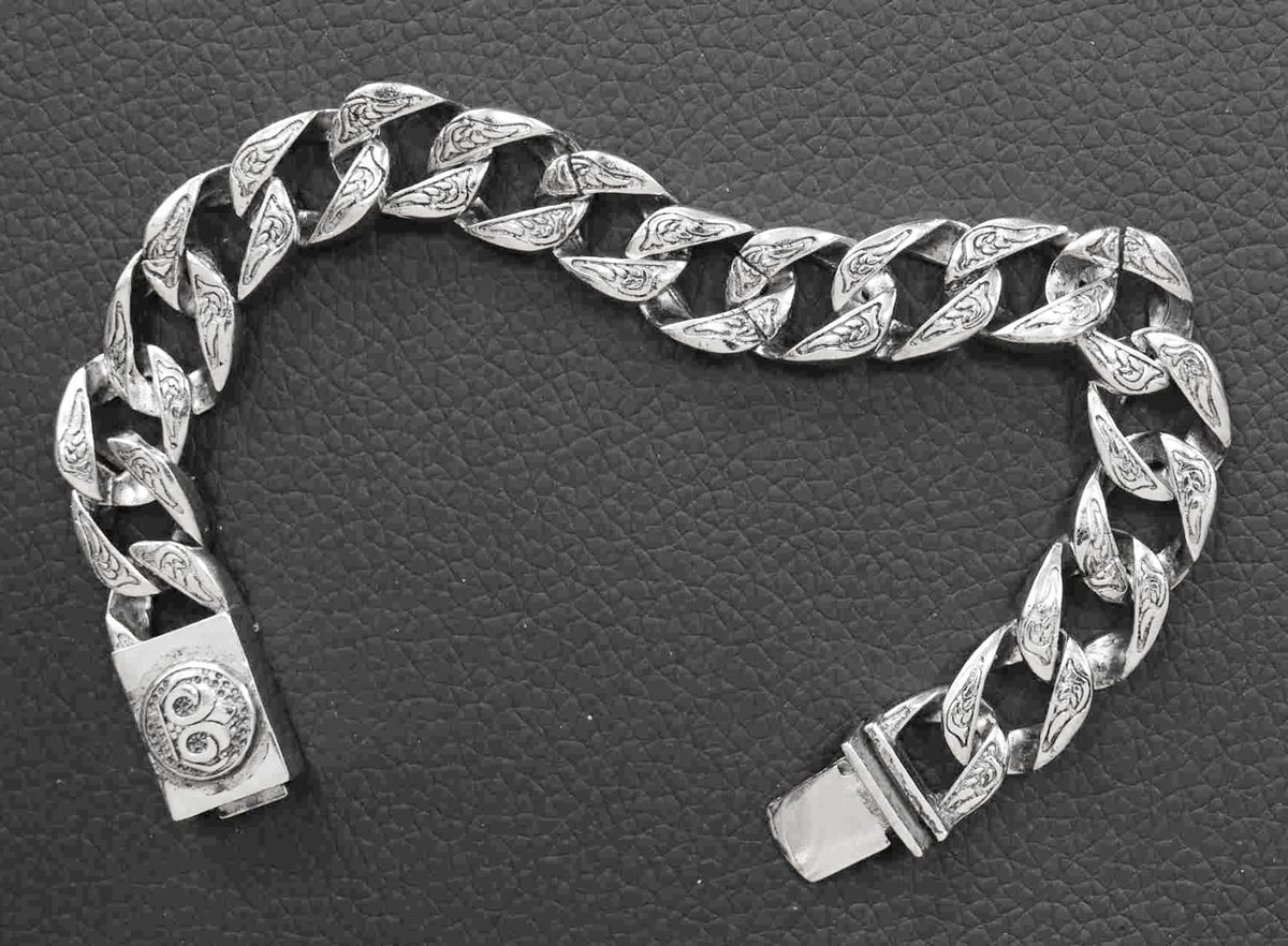 Silver-Plated Cuban Link Bracelet – Strength, Style & Sophistication