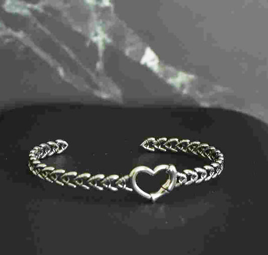 Eternal Heart Radiance – Sterling Silver Platinum-Look Cuff Bangle