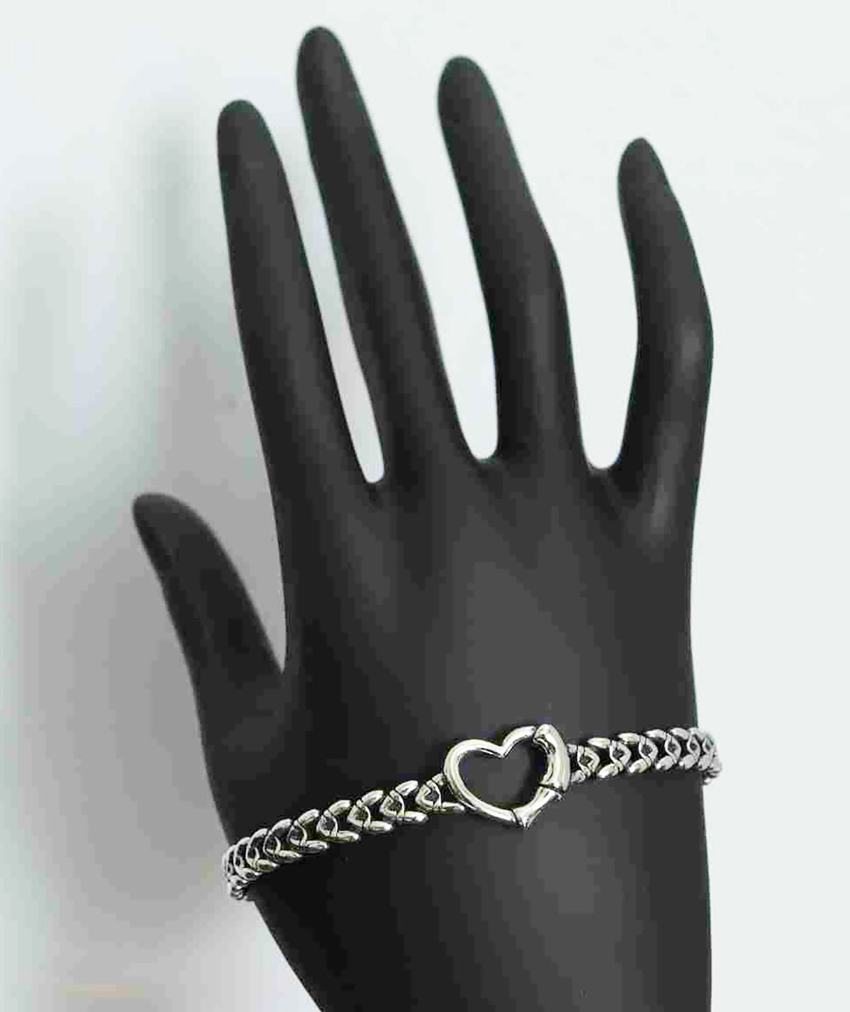 Eternal Heart Radiance – Sterling Silver Platinum-Look Cuff Bangle
