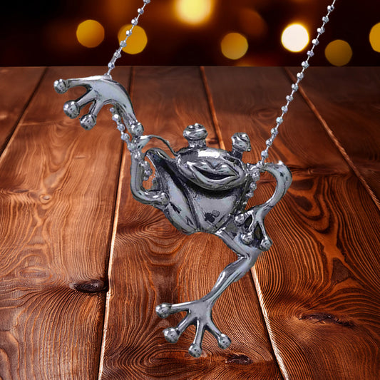 Sterling Silver Intricately Crafted Clinging Froggy Pendant on 18" Italian Ball Chain