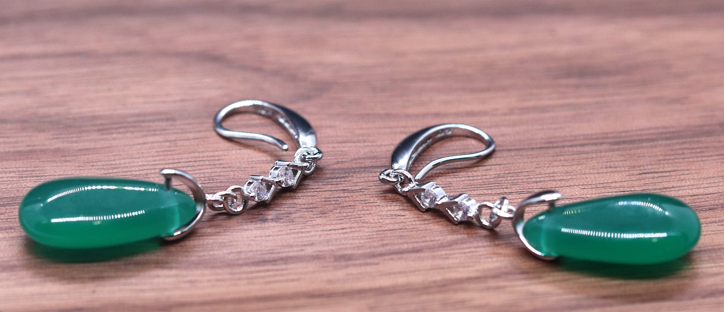 Elegant Sterling Silver Tear-Drop Polished Chalcedony Jade Dangle Earrings. 925ijewel.com