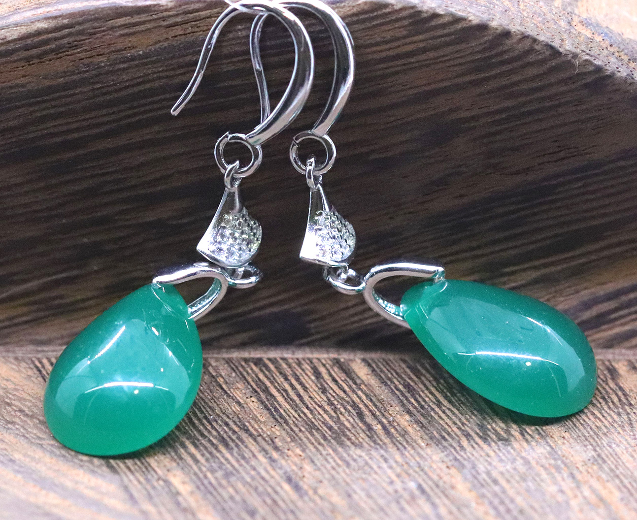 Elegant Sterling Silver Water Droplet Sleek Finish Genuine Chalcedony Jade Drop Earrings. 925ijewel.com