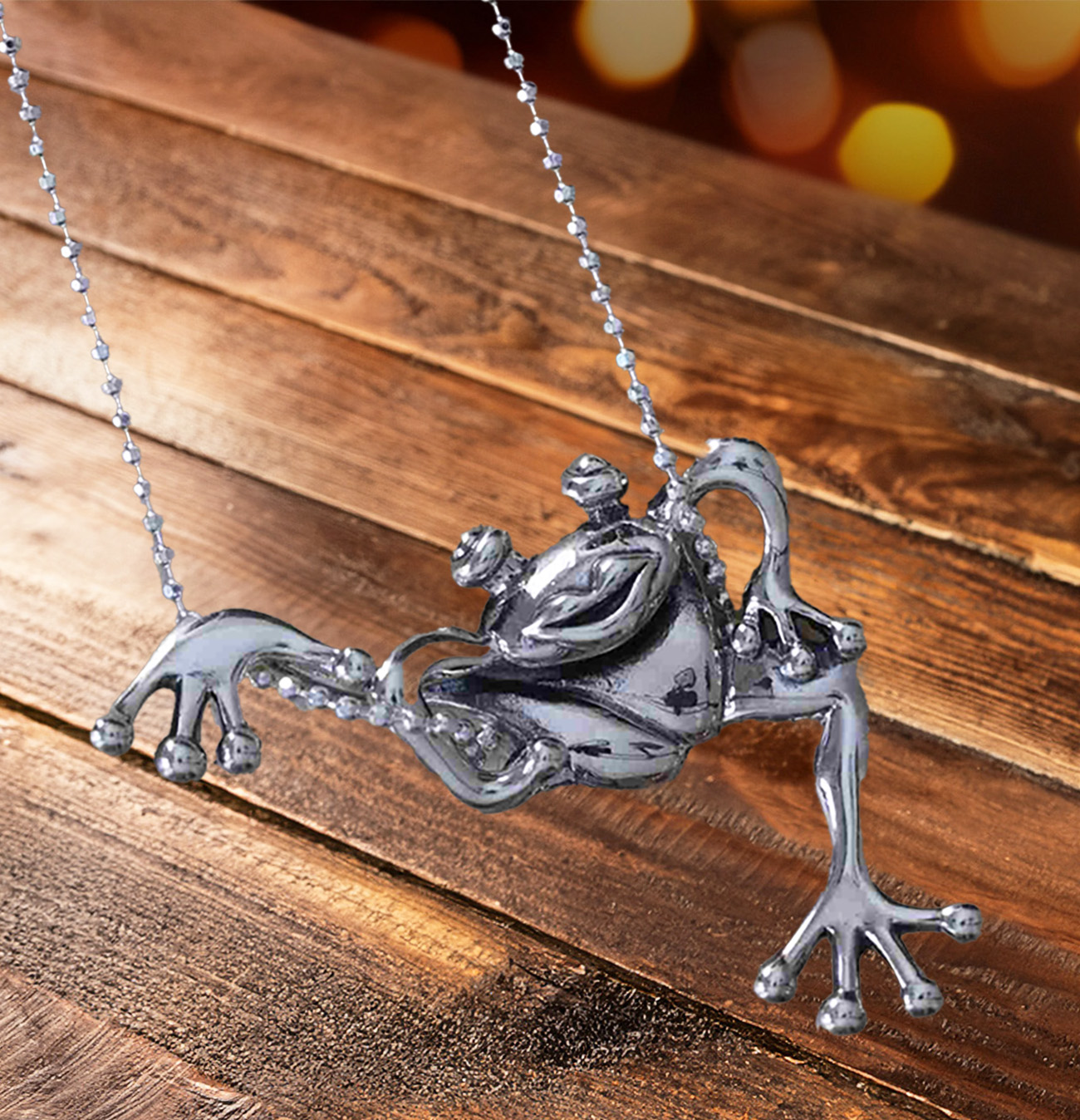 Sterling Silver Intricately Crafted Clinging Froggy Pendant 925ijewel.com