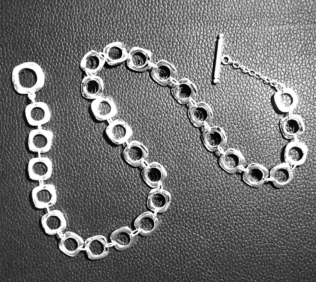 Circle of Grace Sterling Silver Cushion-Link Necklace –Timeless Elegance. 925ijewel.com