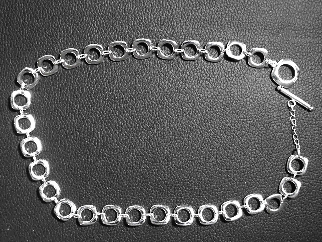Circle of Grace Sterling Silver Cushion-Link Necklace –Timeless Elegance. 925ijewel.com