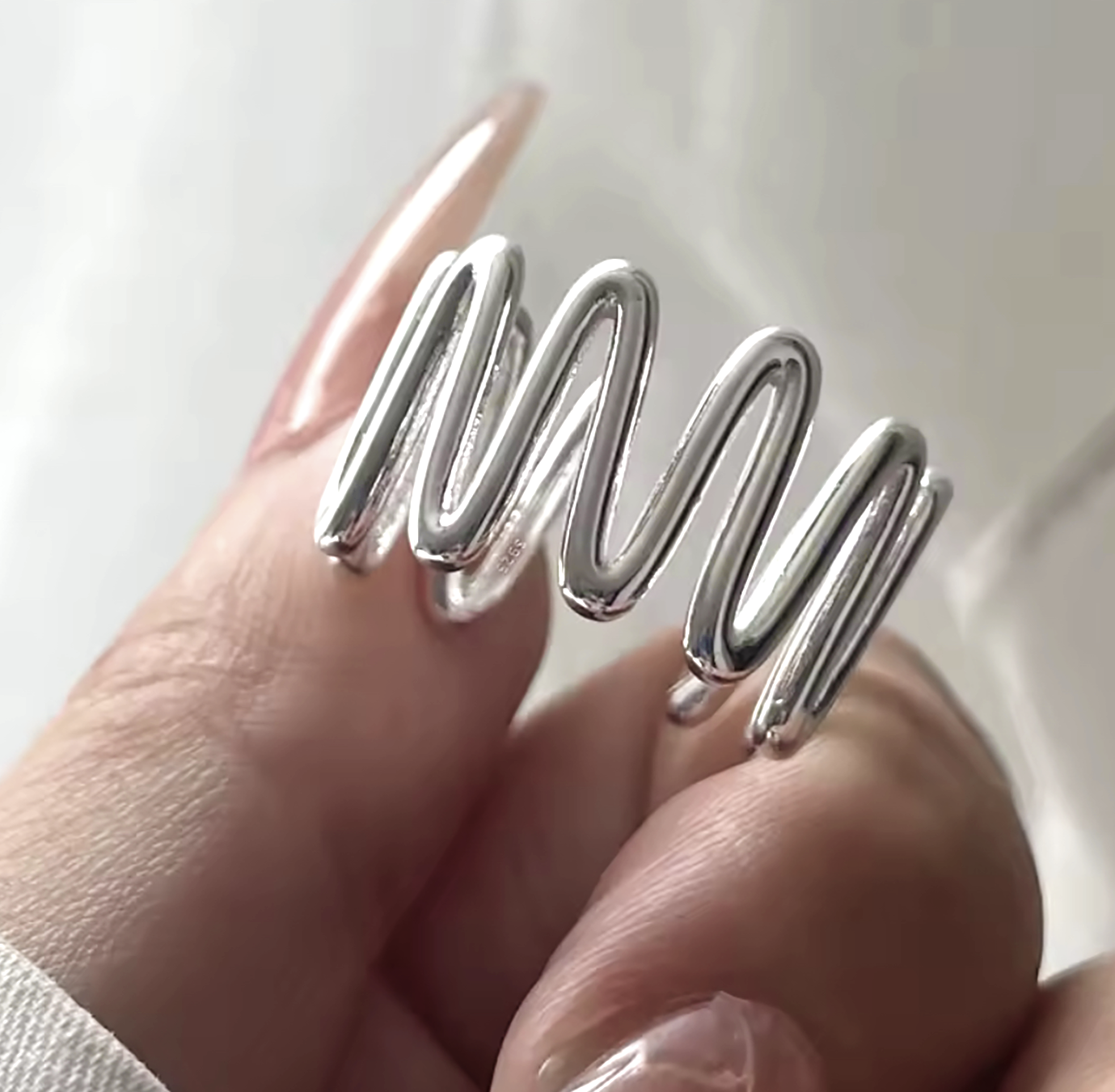Waves of the Heart – Modern Sterling Silver Zigzag Ring. 925ijewel.com